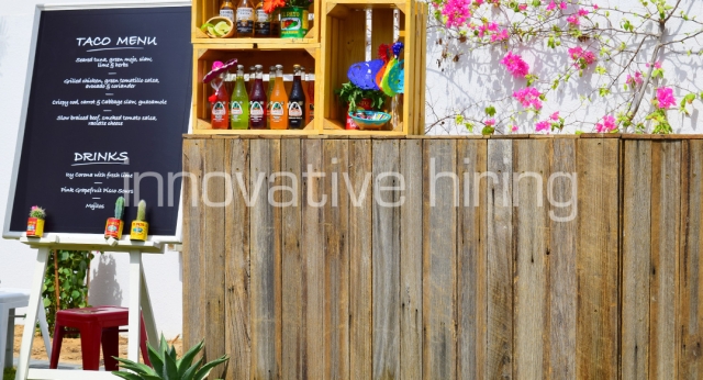 Features: Rustic Bar & Display Easel with Blackboard